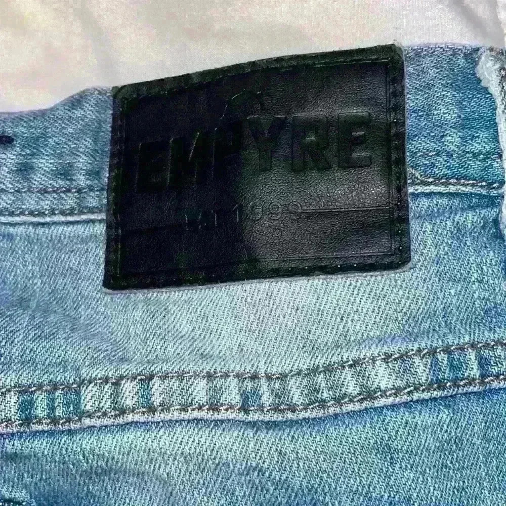 Woman’s Empire jeans size 30 - Picture 5 of 5